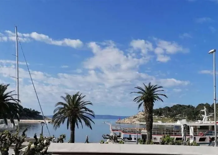 Laura - Center Apartment Makarska