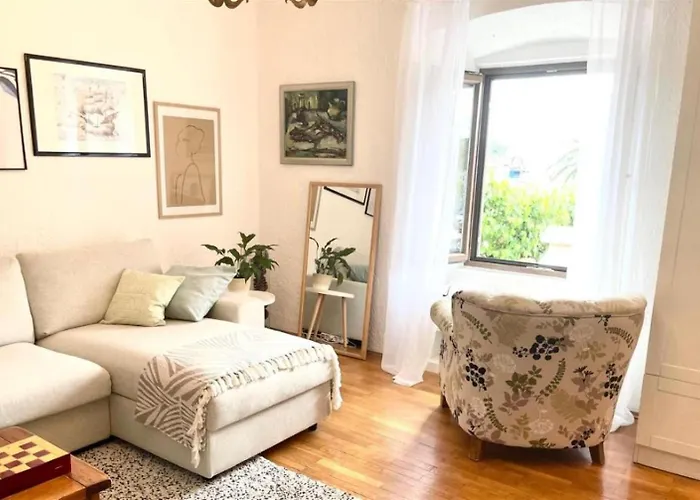 Laura - Center Apartment *